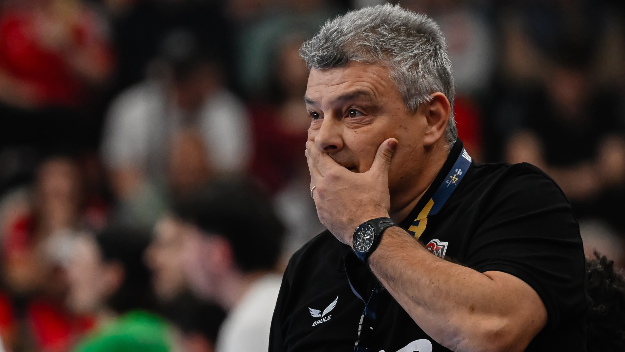 Xavi Pascual, a One Veszprém HC vezetőedzője a férfi kézilabda Bajnokok Ligája negyedöntőjébe jutásért játszott One Veszprém HC - Paris Saint-Germain mérkőzésen a One Veszprém Arénában 2026. április 1-jén.