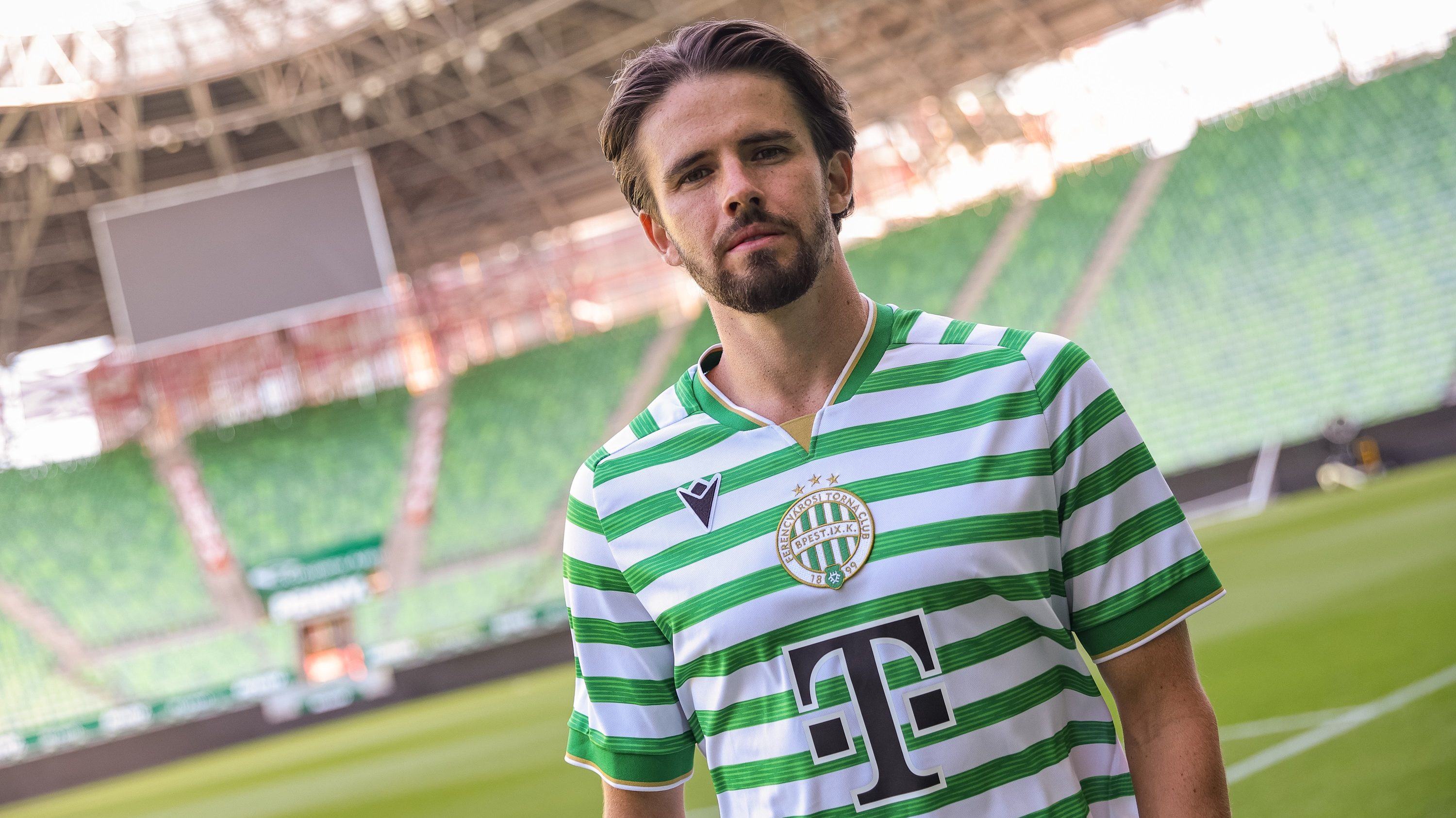Nagy Ádám a Ferencváros mezében.