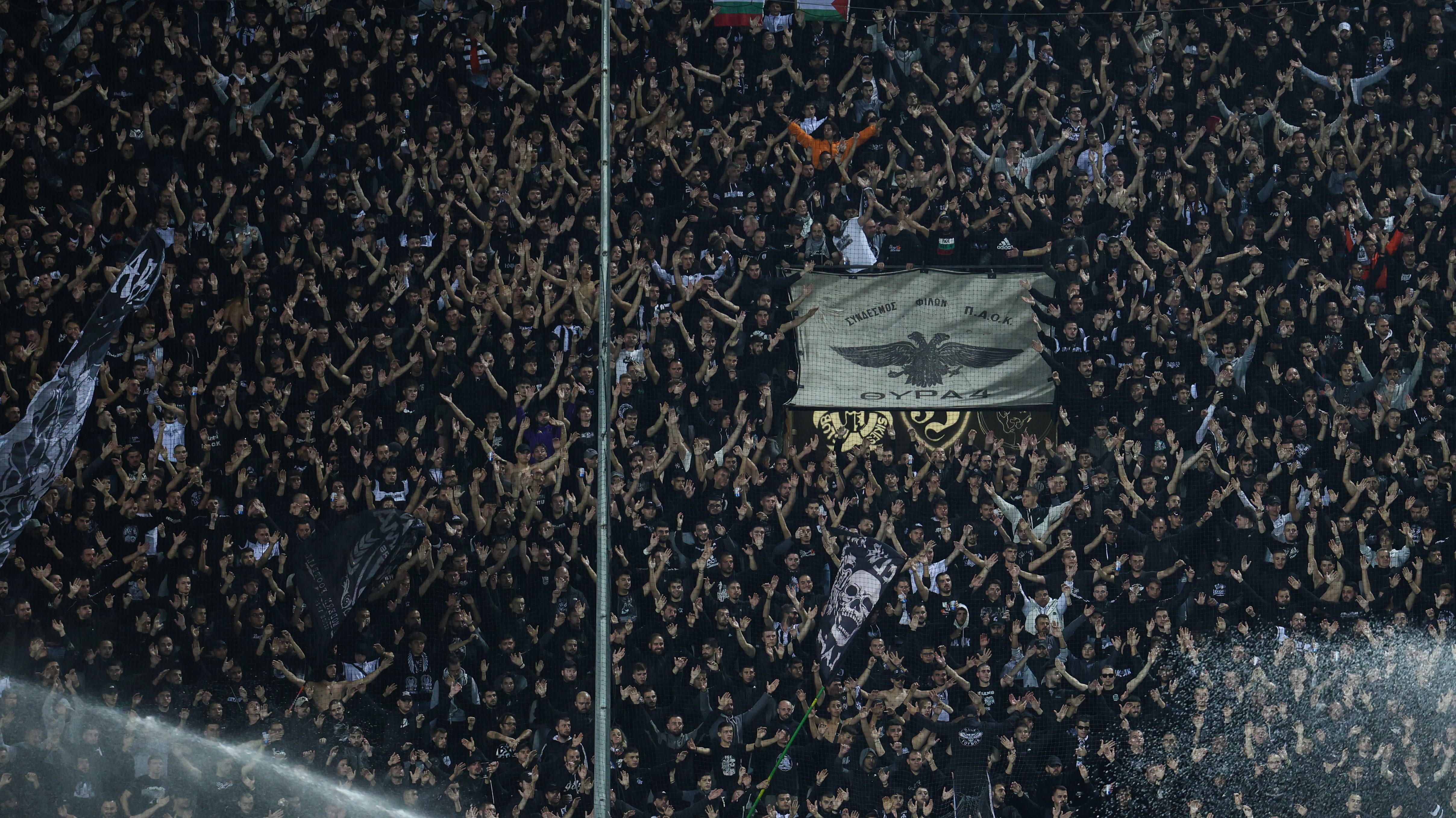 PAOK-szurkolók.